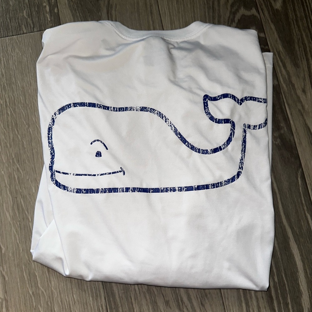 Vineyard vines athletic top